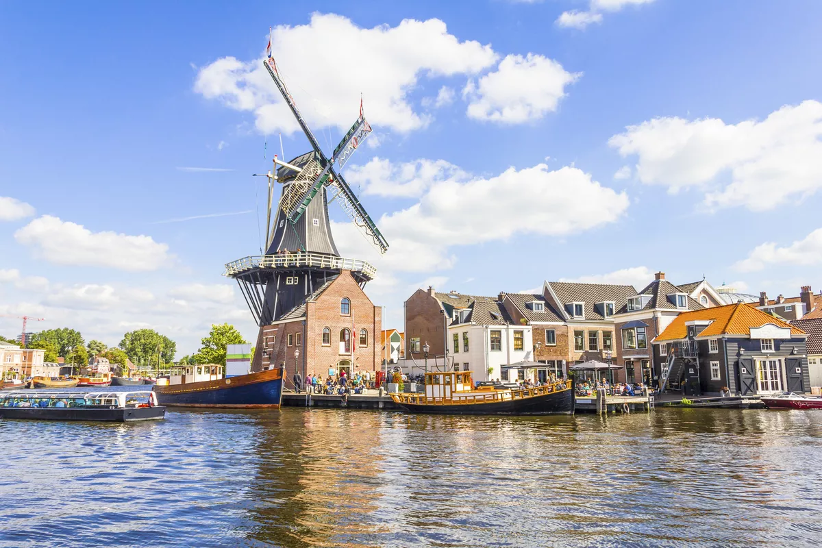 Mühle De Adriaan in Haarlem - © TravelWorld - stock.adobe.com