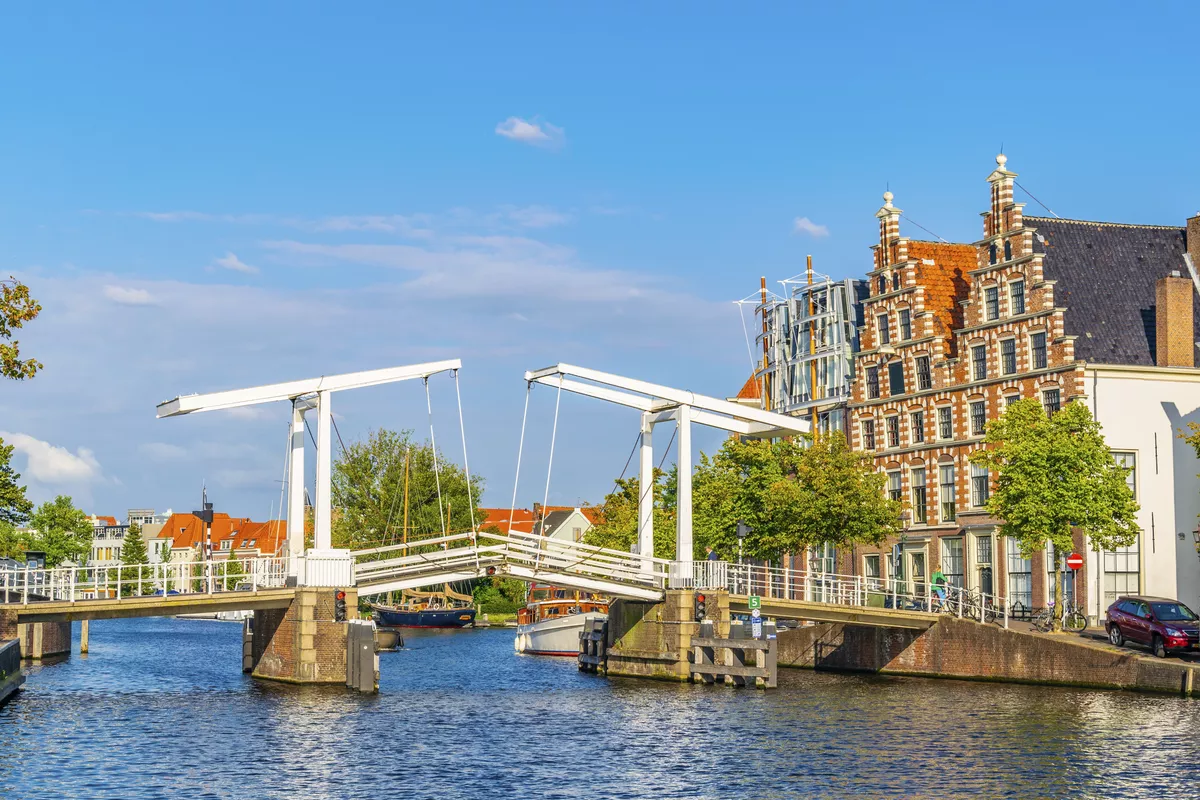 Gravestenenbrug in Haarlem - © dudlajzov - stock.adobe.com