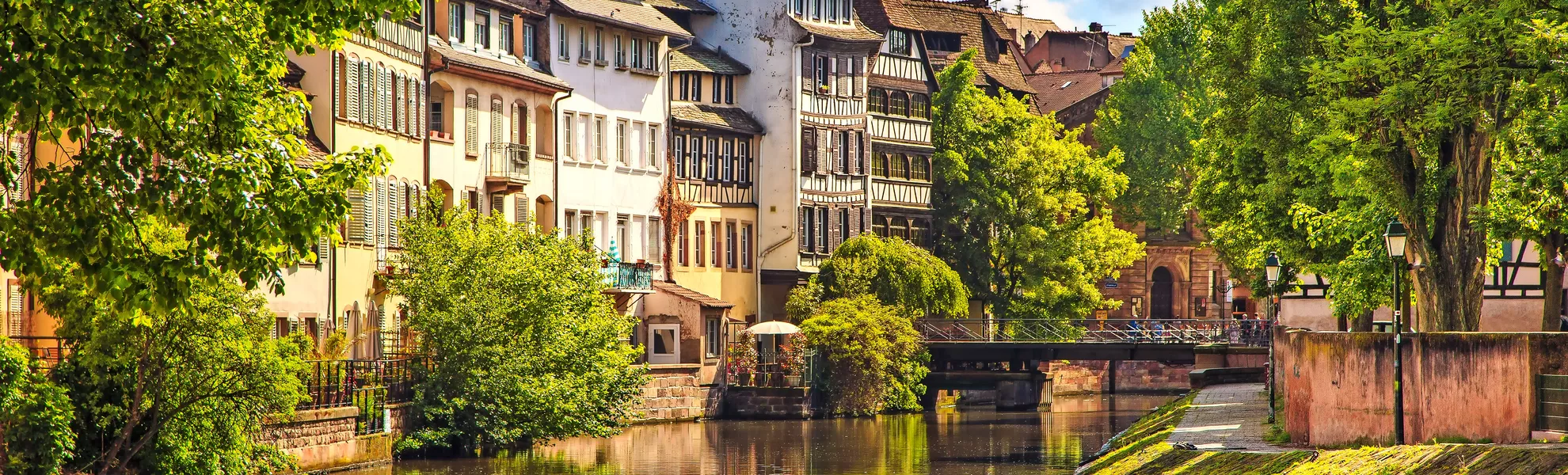 Wasserkanal in Petite France, Strasbourg - © stevanzz - Fotolia