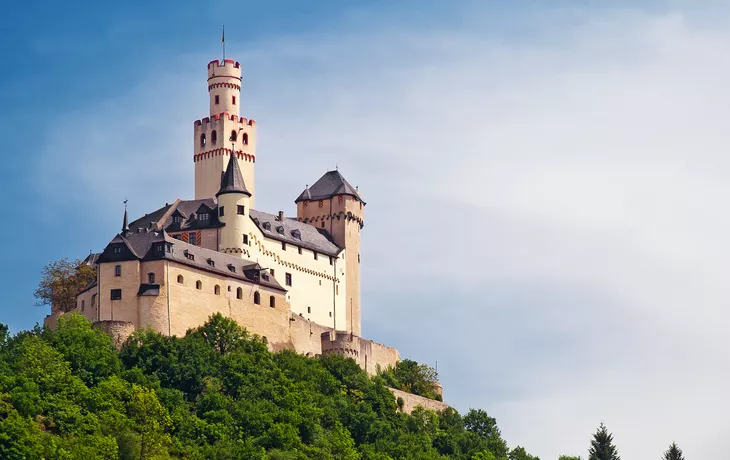 Marksburg bei Braubach am Rhein - © mojolo - stock.adobe.com