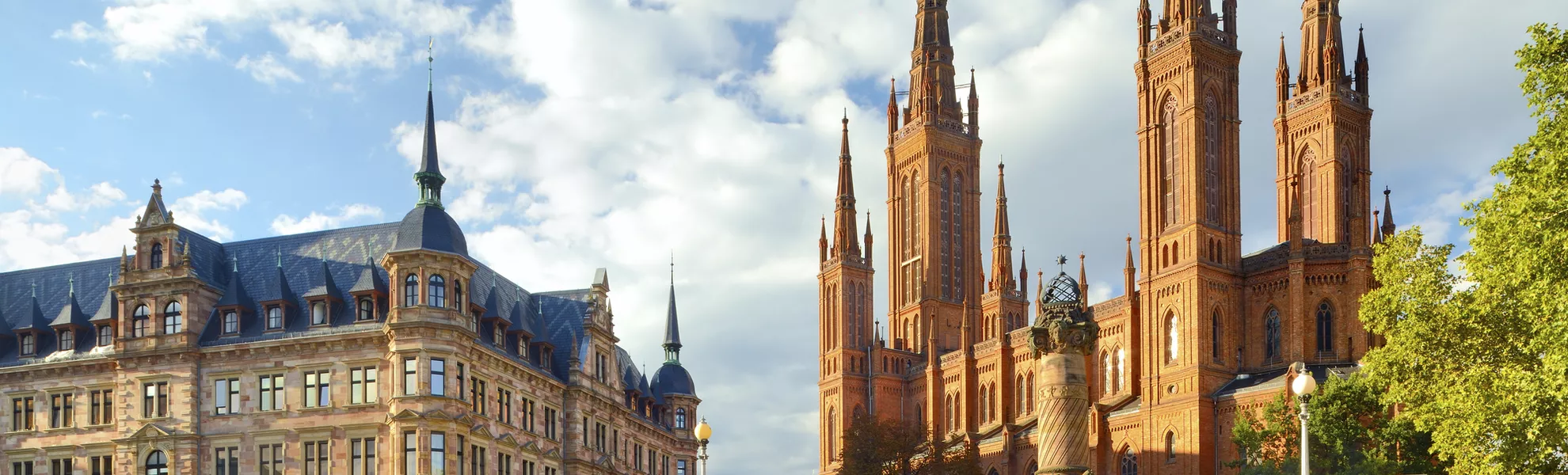 Marktkirche mit Rathaus, Wiesbaden - © FRANCESCO CAROVILLANO