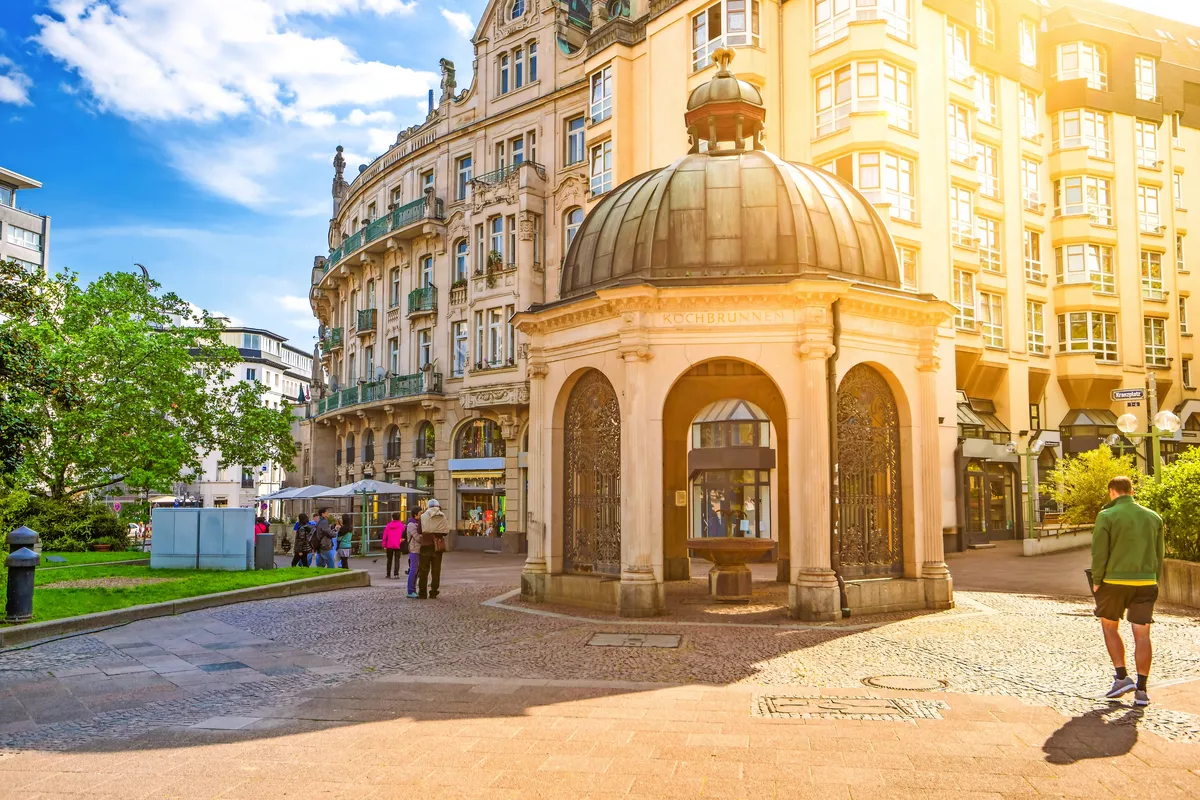 Thermalquelle Kochbrunnen in Wiesbaden - © pure-life-pictures - Fotolia