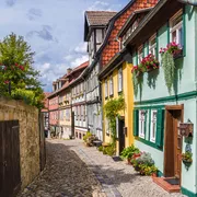 malerische Gasse in der Altstadt von Quedlinburg