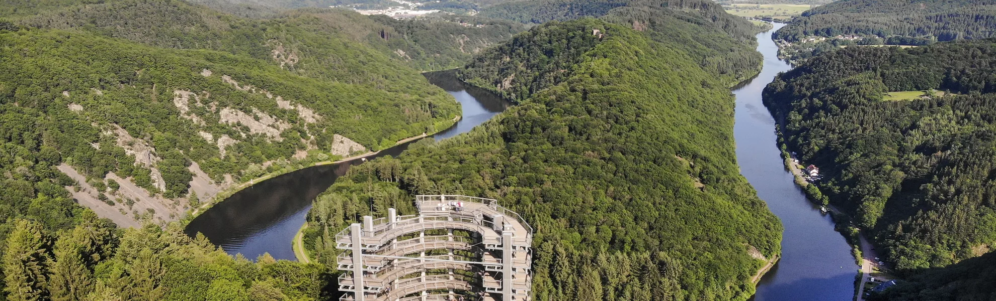 Luftbild Saarschleife mit Baumwipfelpfad - © Henry Czauderna - stock.adobe.com