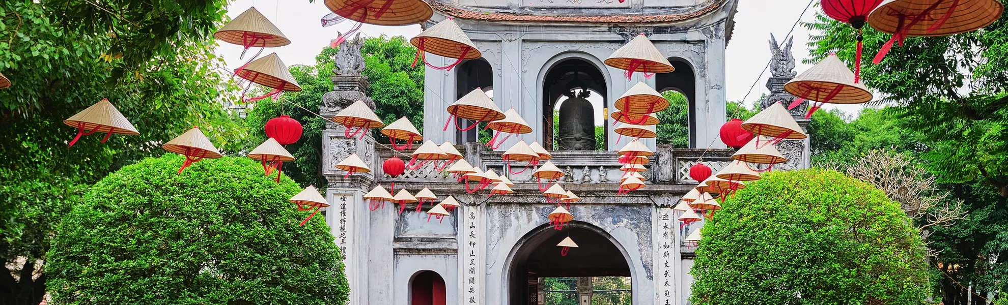 Literaturtempels in Hanoi - © Roman Babakin - stock.adobe.com