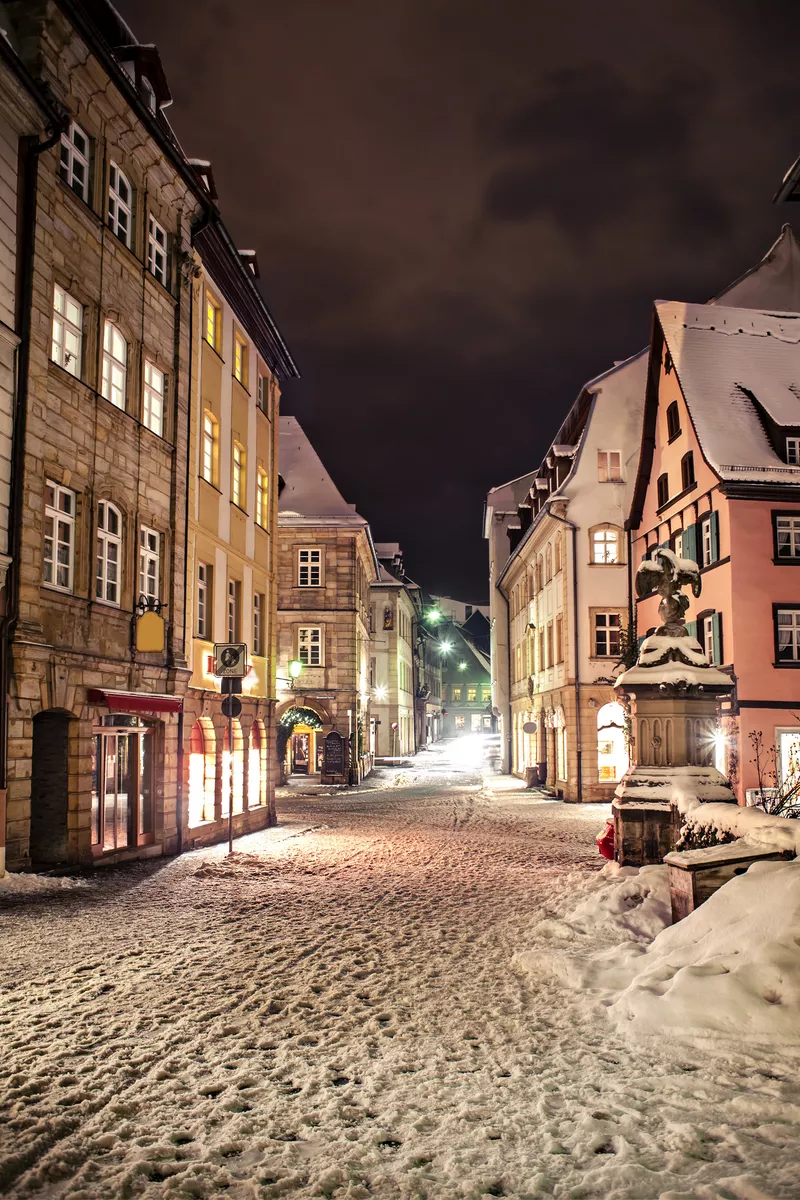 Bamberg bei Nacht - ©Val Thoermer - stock.adobe.com