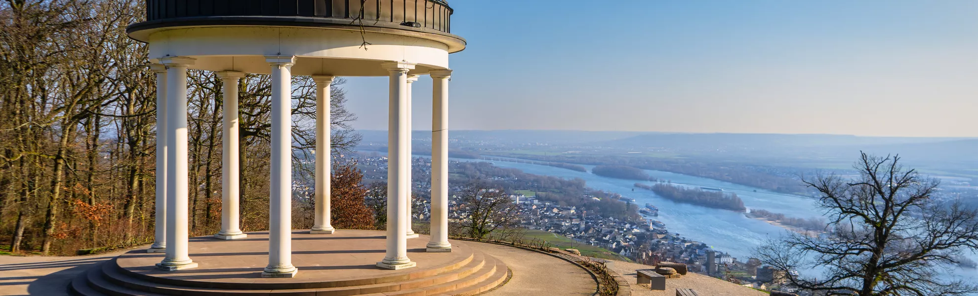 winterlicher Blick vom Niederwalddenkmal in Rüdesheim - © HerrKaiser - stock.adobe.com