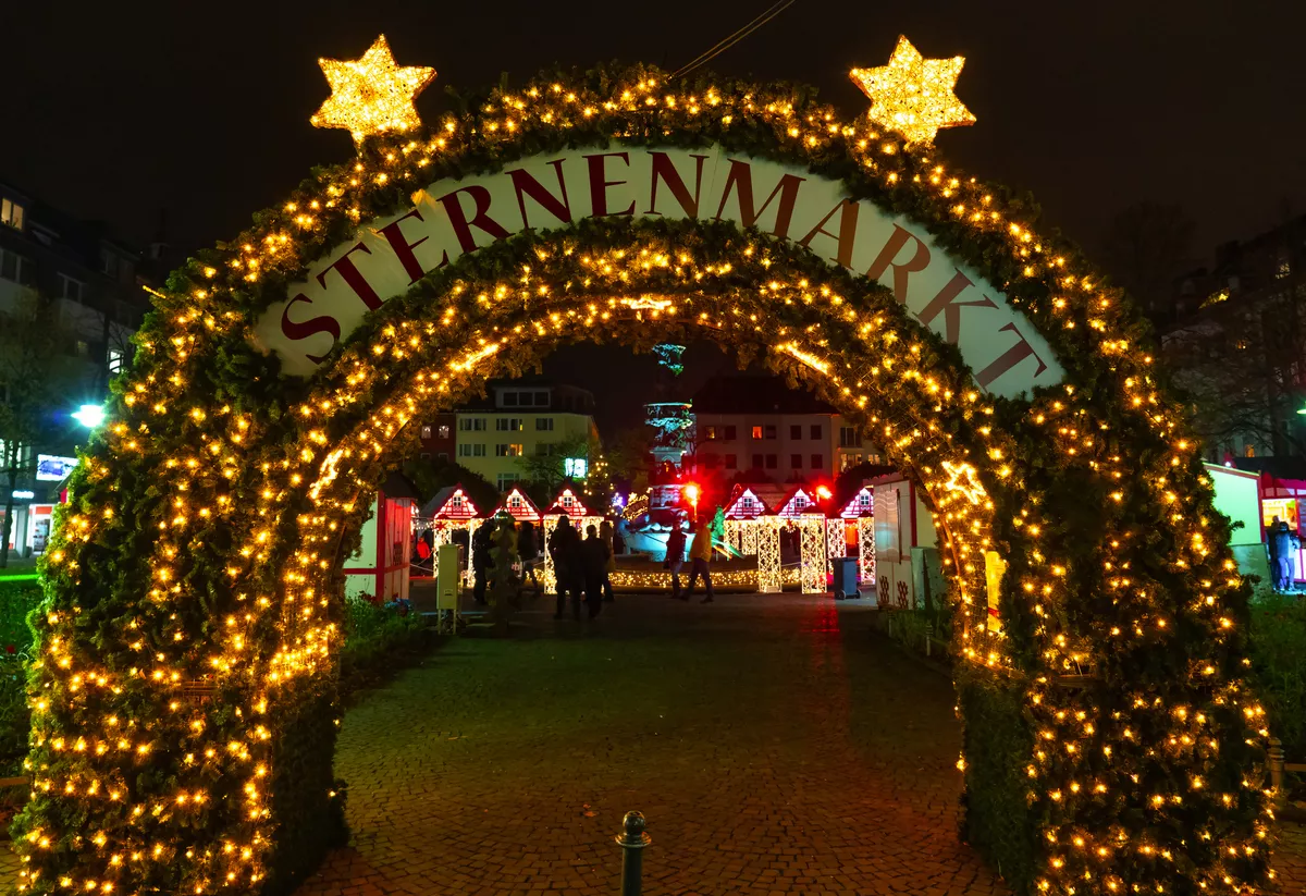 Weihnachtsmarkt in Koblenz am Rhein - © Comofoto - stock.adobe.com