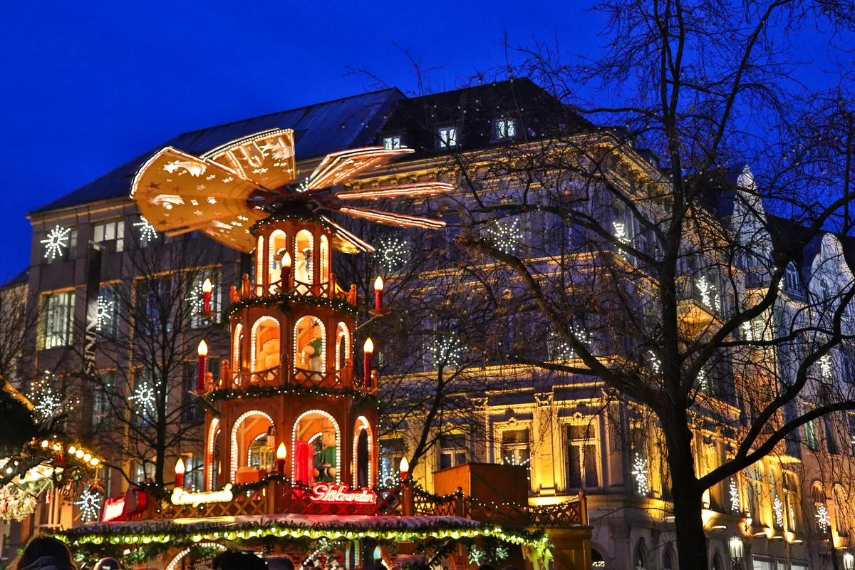 Weihnachtsmarkt in Bonn - © Bayerle - stock.adobe.com
