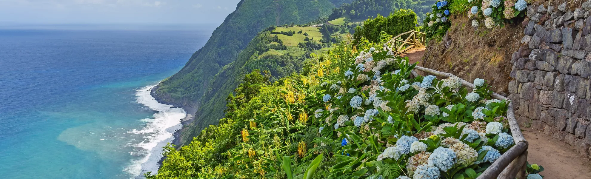Küstenwege auf der Insel São Miguel in den Azoren, Portugal - © Francesco Bonino - stock.adobe.com