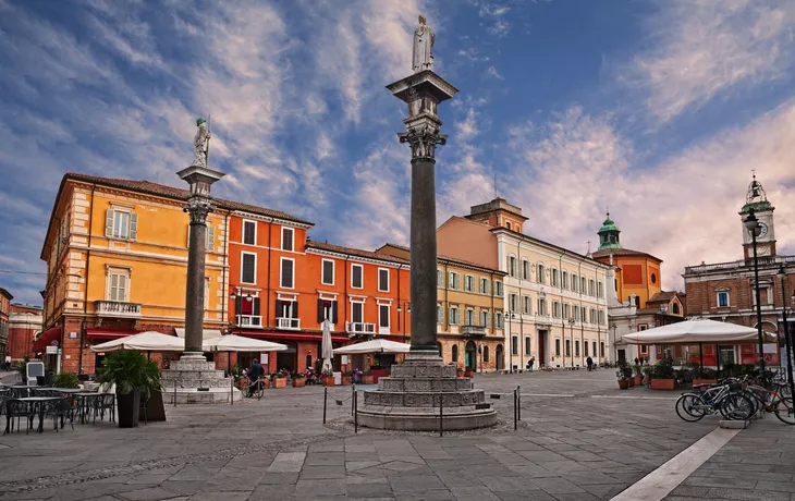 Hauptplatz Piazza del Popol in Ravenna - © ermess - stock.adobe.com