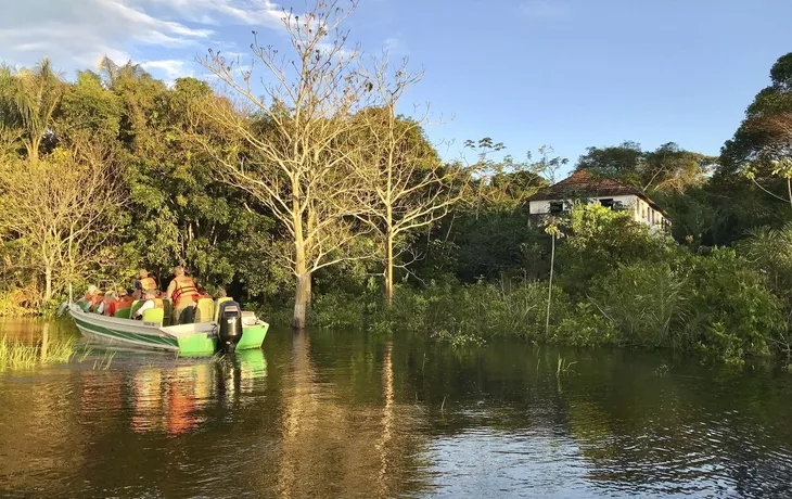 Bootsausflug auf dem Amazonas - © Mehdi Langanke