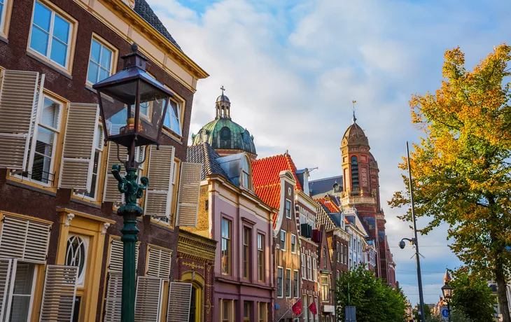 schräge historische Gebäude in Hoorn - ©Christian Müller - stock.adobe.com