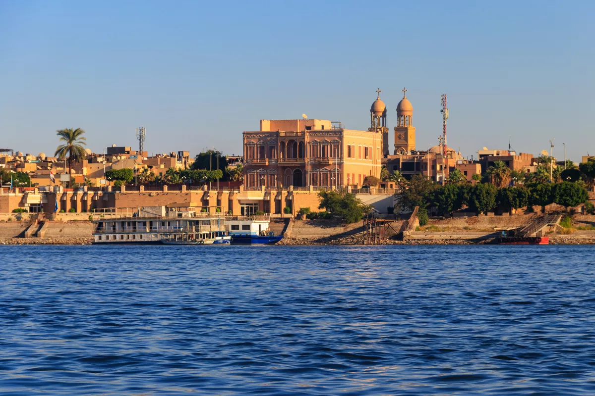 Blick vom Nil auf Luxor, Ägypten - ©olyasolodenko - stock.adobe.com