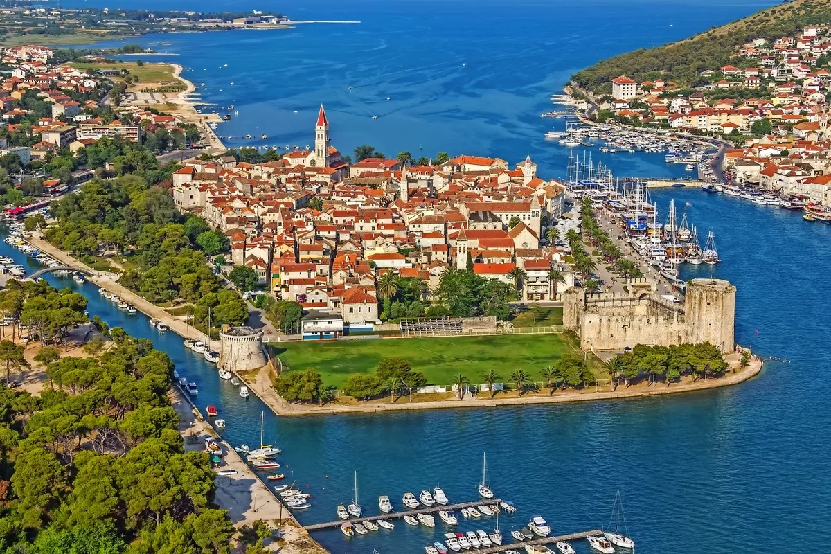 Trogir an der dalmatinischen Küste Kroatiens - © Dario Bajurin - stock.adobe.com