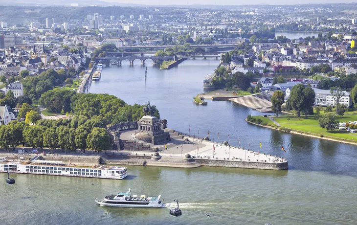 Koblenz, Deutsches Eck - © bbsferrari - Fotolia