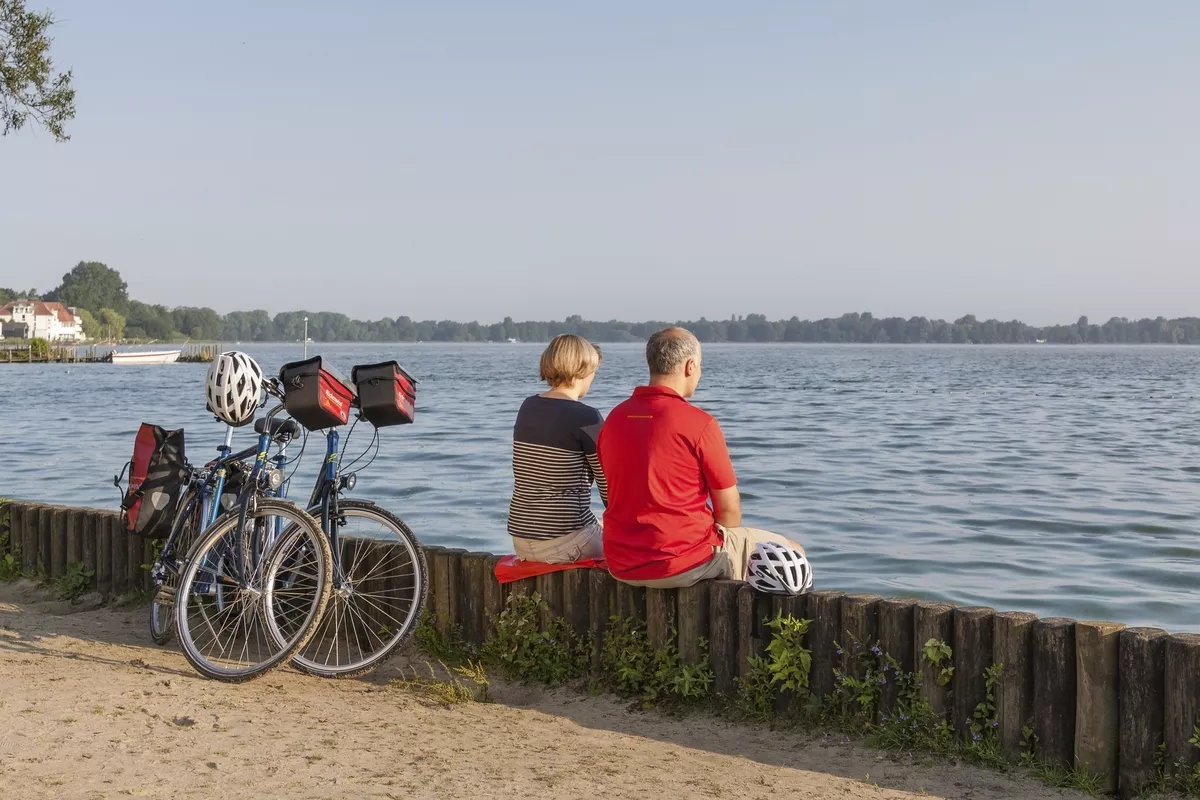 Entspannung am Ufer - © KLEMME