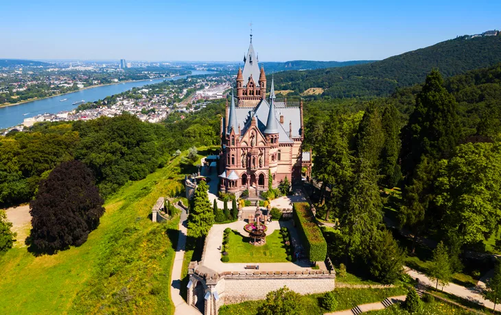 Schloss Drachenburg im Siebengebirge - © saiko3p - stock.adobe.com