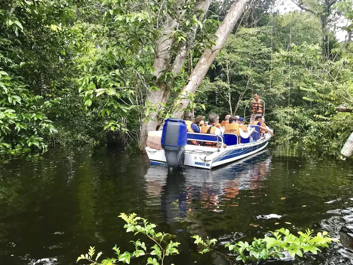 Unterwegs im Amazonas-Regenwald - © Mehdi Langanke