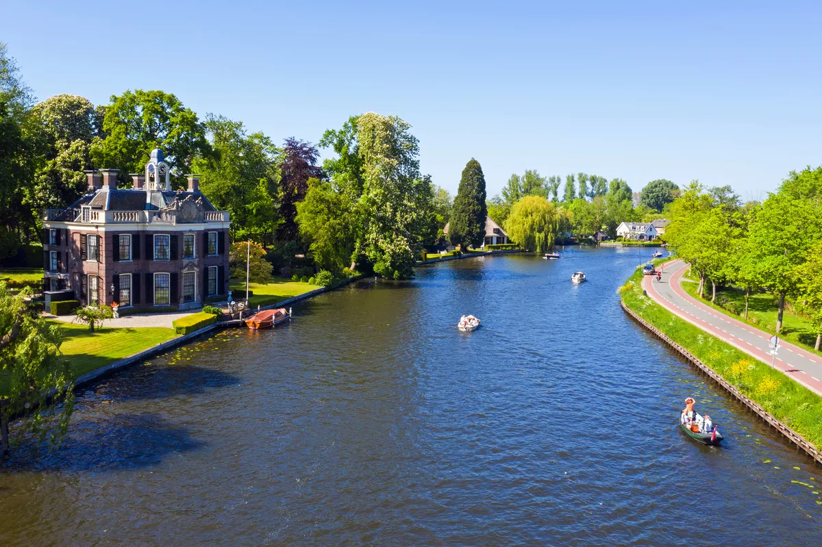 Luftaufnahmen vom Fluss Vecht in den Niederlanden - © Nataraj - stock.adobe.com