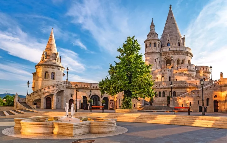 Fischerbastei in Budapest - © Noppasinw - Fotolia