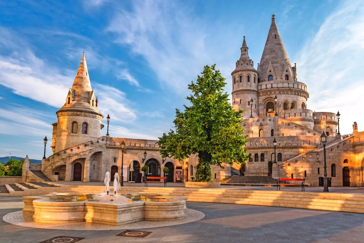 Fischerbastei in Budapest - © Noppasinw - Fotolia