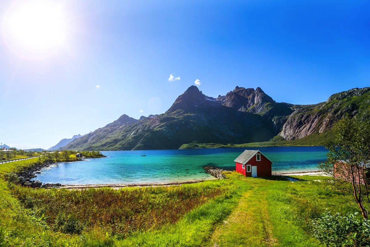 Trollfjord in den norwegischen Lofoten - © Sina Ettmer - stock.adobe.com