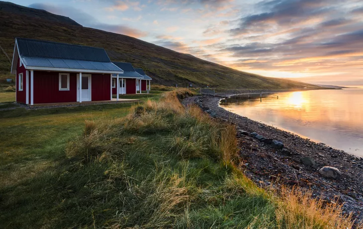 Eskifjordur auf Island im Herbst - ©nattapoomv - stock.adobe.com