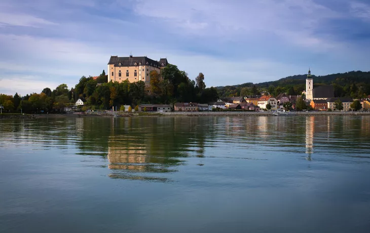 Schloss Greinburg an der Donau  - ©fotofrank - stock.adobe.com