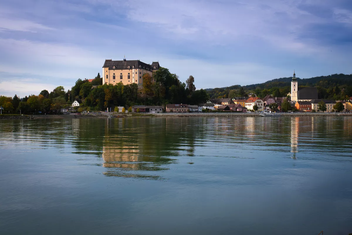 Schloss Greinburg an der Donau  - ©fotofrank - stock.adobe.com