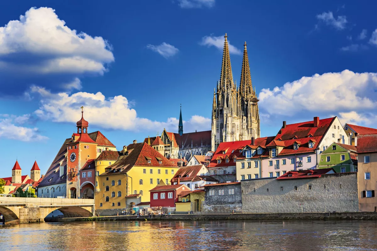 Regensburg an der Donau - © Val Thoermer - Fotolia