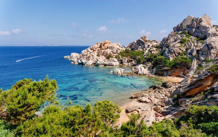 Insel Sardinien im Mittelmeer - © ronnybas - stock.adobe.com