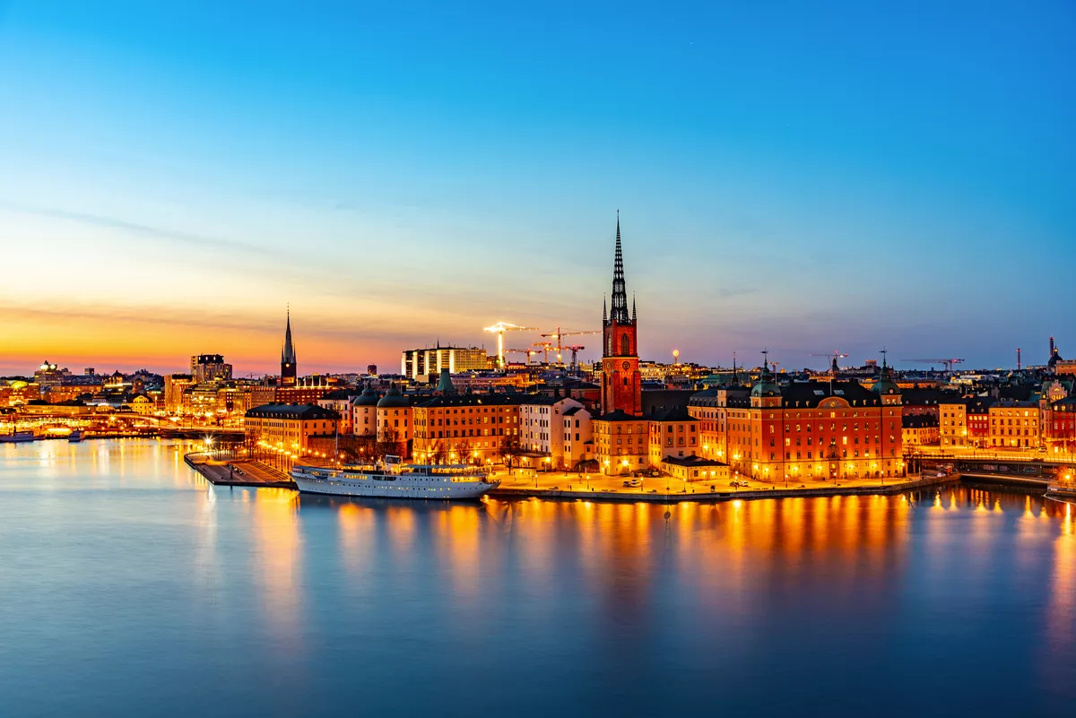 Sonnenuntergangansicht von Gamla Stan in Stockholm - ©dudlajzov - stock.adobe.com