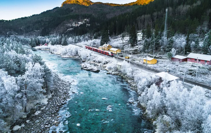 Zug Oslo - Bergen - ©mariusltu - stock.adobe.com